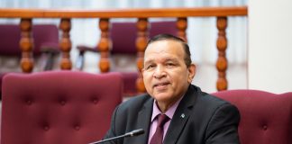 Silent Crisis den region Caribense a causa Cresemento Ecomomico di mas abou di henter mundo ultimo 10 añanan cu un averahe di 0.7%.