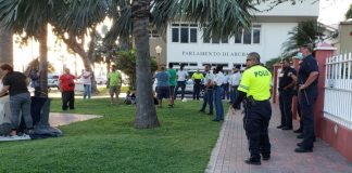 A detene Richi Danies na momento cu CEA a bati alarma cu cos ta saliendo for di man