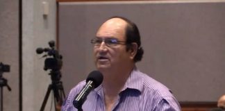 Sindicato di staff di Elmar kier mira documento y condicionnan