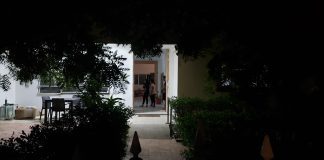 Atracadornan cu tapaboca bisti a drenta cas na Tanki Leendert.