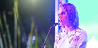 DI ACUERDO CU ARUBA TOURISM AUTHORITY: TURISMO TA SIGUI PROGRESA GRADUALMENTE.