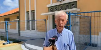 GUERA! Na salida di corte Jan de Ruijter tabata hopi rabia cu Min. Rudy Lampe: “Si mi top’e aworaki, mi ta dal’e un bofta den su cara”