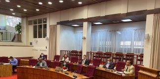 Rocco Tjon: Parlamento a reuni cu lidernan sindical riba “Evelyn Wever-Croes norm”.