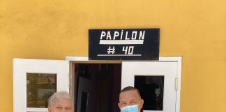 Parlamentario Endy Croes a bishita Lider di Bario y Baluarte Andres Maduro di Papilon.