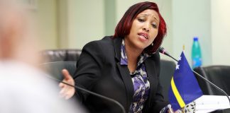 Ex minister Jacinta Constancia y su pareha sentencia na 21 luna di prison pa corupcion cu mondkapje na 2012