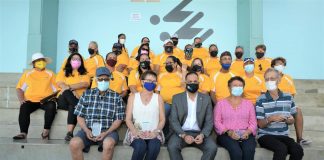 Minister di Deporte, Sr. Dangui Oduber a reconoce e gran labor di 4 persona cu a significa hopi pa landamento escolar den periodo di examen