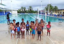 Eksitoso kurso pa familiarisa ku awa pa mucha di 3 i 4 aña ku Orca a organisá