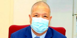 Minister Andin Bikker: ta evaluando un proyecto piloto pa introduci ‘Tasers’ pa Cuerpo Policial di Aruba