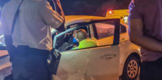 Aunke e crusada ta parcialmente cera, otro accidente serio na crusada di Palm Beach.