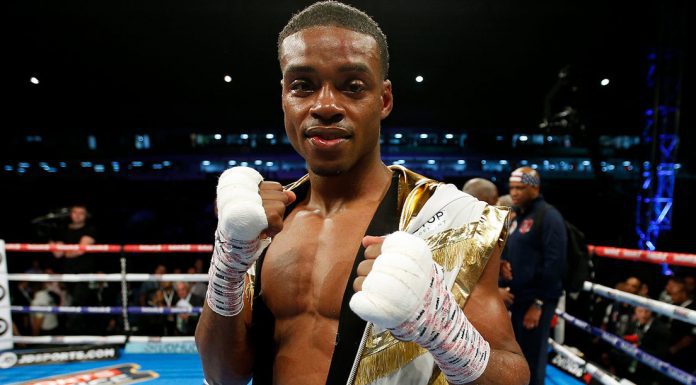 Errol Spence Jr. ta defende su titulonan despues di un aña di un teribel accidente di auto