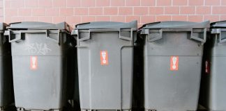 Ta haya un cadaver den un container di sushi cu a custodia pa 2 luna e pedido di “un conoci”