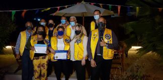 Aruba Lions Club a instala un miembro nobo.