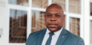 Parlamentario Alan Howell contento cu servicio di impuesto ta bek na San Nicolas