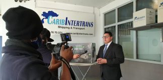 Minister Besaril: ‘Koelbox pa di dos fase di vacunanacion na caminda pa Aruba’