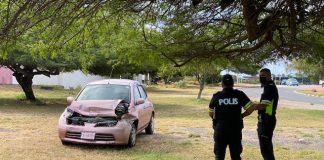 Chauffeur a perde control di Nissan March riba Green Corridor dal vangrails sigui core bay laga e auto na Wayaca!