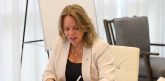 Prome Minister Evelyn Wever-Croes: Acuerdo Aruba y Hulanda pa di dos kwartal: Aruba ta den cumplimento!