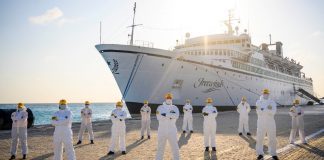 Ministerio di Boluntario di Freewinds a yega un logro importante alcansando 11 miyon pia cuardra cu nan a desinfecta rond di Aruba C:\Users\D CO\Desktop\DLRH PPRO\Press Releases\other photos\_11C5297 VMs.jpg