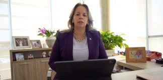 Prome Minister a entrega retiro di su Gabinete