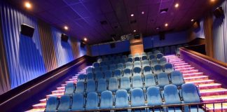 De Veer Theatres forsando su empleadonan pa bira part-time