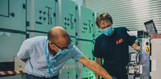 Mantencion di instalacion di 12.000 Volt den stacion di ELMAR na Pos Abao y Paardenbaai