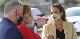 Prome Minister Evelyn Wever-Croes: Prome habitante di e proyecto Kiviti a ricibi su yabi di cas