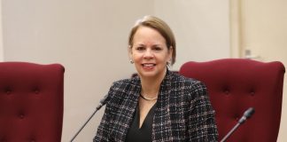 Prome minister a repasa rapport forensico conduci riba RDA