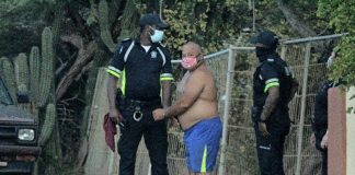 Homber bou influencia a comete destruccion y manda piedra ariba su pareha y su yiu chikito