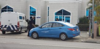 Bou vigilancia di guardianan, Abath y Every treci trempan na Vondellaan