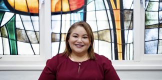 Parlamentario Tromp-Lee ta indica: Reunion riba economia prematuro y falta di preparacion di minister