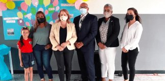 Parlamentario mr. Edgard Vrolijk (MEP): Proyecto di E-learning ta sigui cu su di 4 scol innovativo