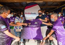 Aruba Bank ta sponsor uniform di Hooiberg Vets
