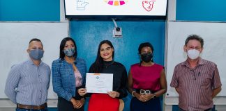 Verenuska Rincon Bravo a gradua como Bachelor den Organization, Governance and Management