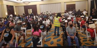 Mas di 1500 persona a vacuna diadomingo