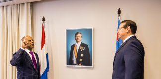 Benny a huramenta como parlamentario