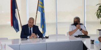 Minister Andin Bikker a ricibi bishita di cortesia di sindicato SPA y varios sindicato di Corsou