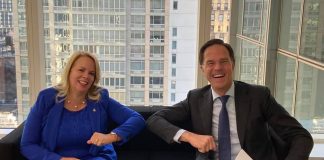 Premier Wever Croes a topa cu Premier Rutte y a papia di e sosten di likides pa Aruba