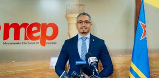 “Como parlamentario mi lo aporta na seguridad di nos pais y e desaroyo di mi districto di San Nicolaas”