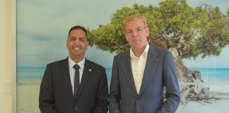 Minister Dangui Oduber a reuni cu CEO di Aruba Airport Authority