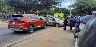 Accidente entre V-car cu taxi