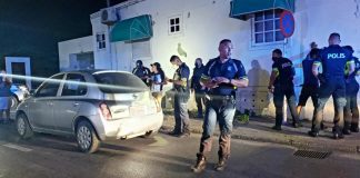 Dos persona indocumenta haya den Nissan March cu a Hit&Run un rato prome