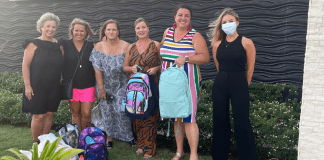 Agentenan di biahe di Zuidoost di Merca ta trece Regalo y Materialnan pa Bucuti & Tara su programa pa Imeldahof: Pack For a Purpose