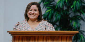 E lucha pa Arubig a culmina ayera, ora prome 2 yiu di tera por traha como doctor acredita of profesional den cuido