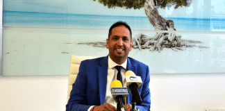 Minister Dangui Oduber: Industria turistico ta sigui cosecha desaroyonan positivo! KLM cu 15 vuelo adicional pa Aruba!