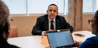 Minister Endy Croes a reuni cu SKOA