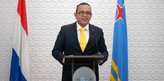 Minister di enseñansa y deporte Endy Croes: ‘Mi caso andando ta cu e compania cu a skirbi rapport falso pa Lotto, no contra Lotto’