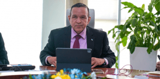 Minister di Enseñansa y Deporte, Endy Croes: Hunto cu e Veld di enseñansa y sindicato lo pone e Direccion pa mehoracion di enseñansa