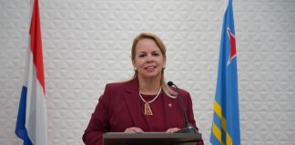 Como invitado na evento di Nacionnan Uni Prome Minister a trata e tema di Liderazgo Femenino durante Tempo di Crisis