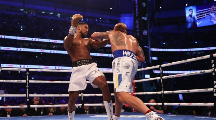 Oleksandr Usyk Campeon Mundial nobo di peso completo di boxeo