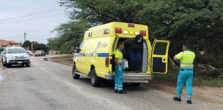 Dos persona herida den accidente di trafico na Pos Abou