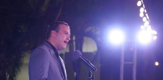 Minister Mr. Geoffrey Wever: Pa ta un empresario awendia no ta facil